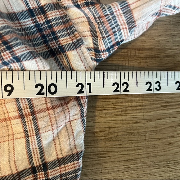 Faherty Top Size Small Button Up Womens Plaid Tie Cuffs Round Neck Blouse - Picture 8 of 9